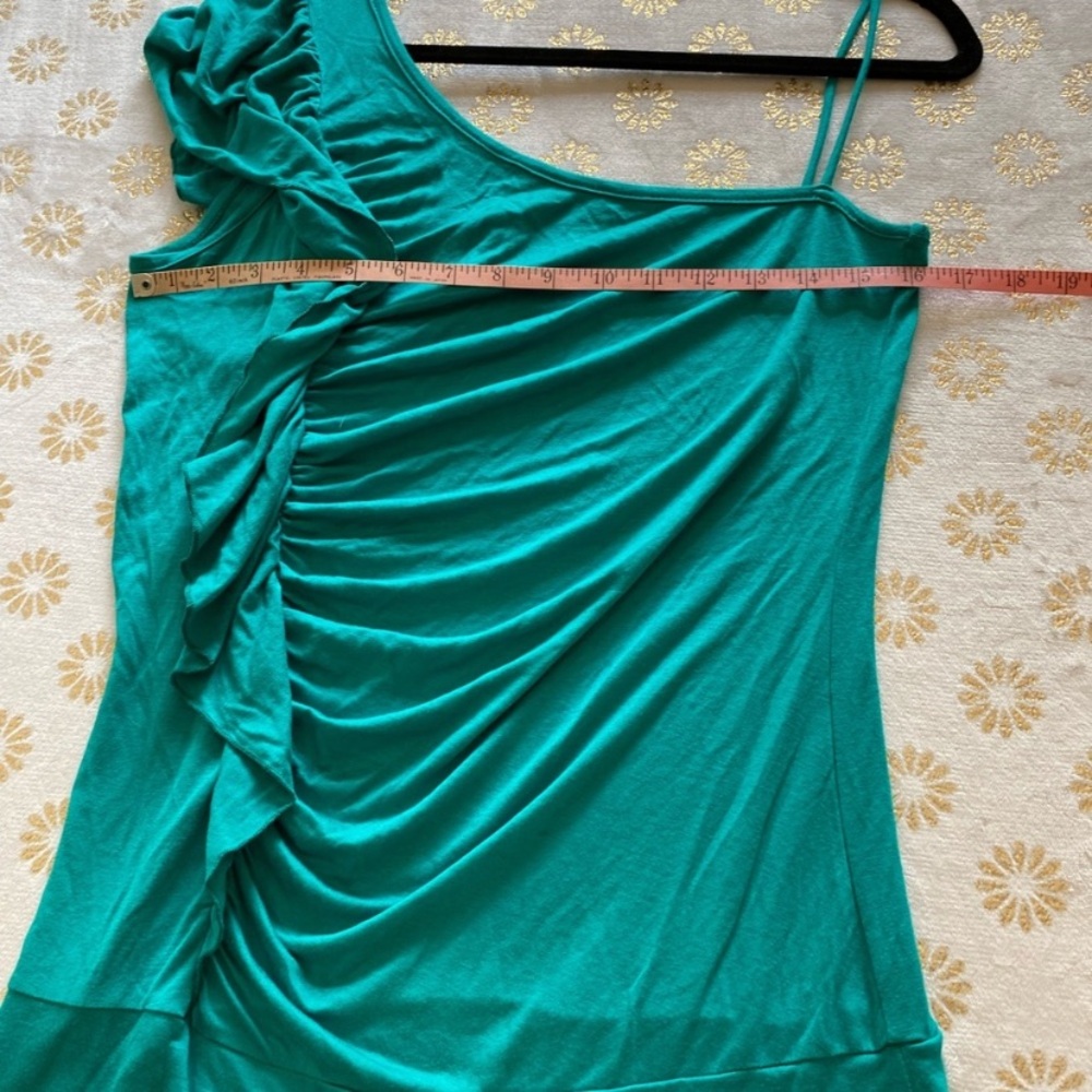 One-Shoulder Ruffled Tank Top - Picture 5 of 7